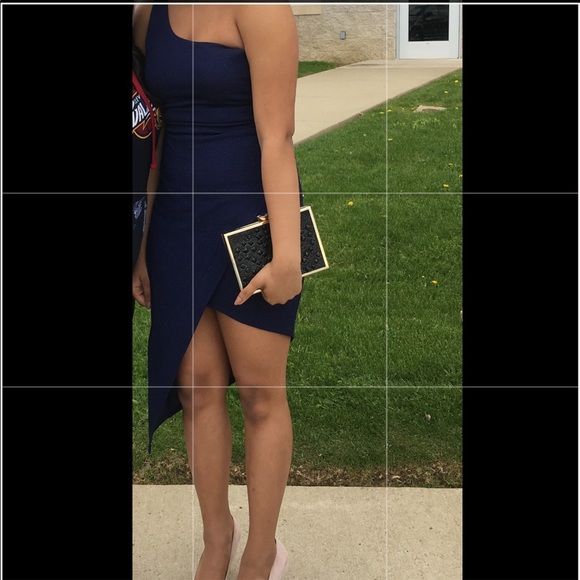 Formal dress - Picture 3 of 3